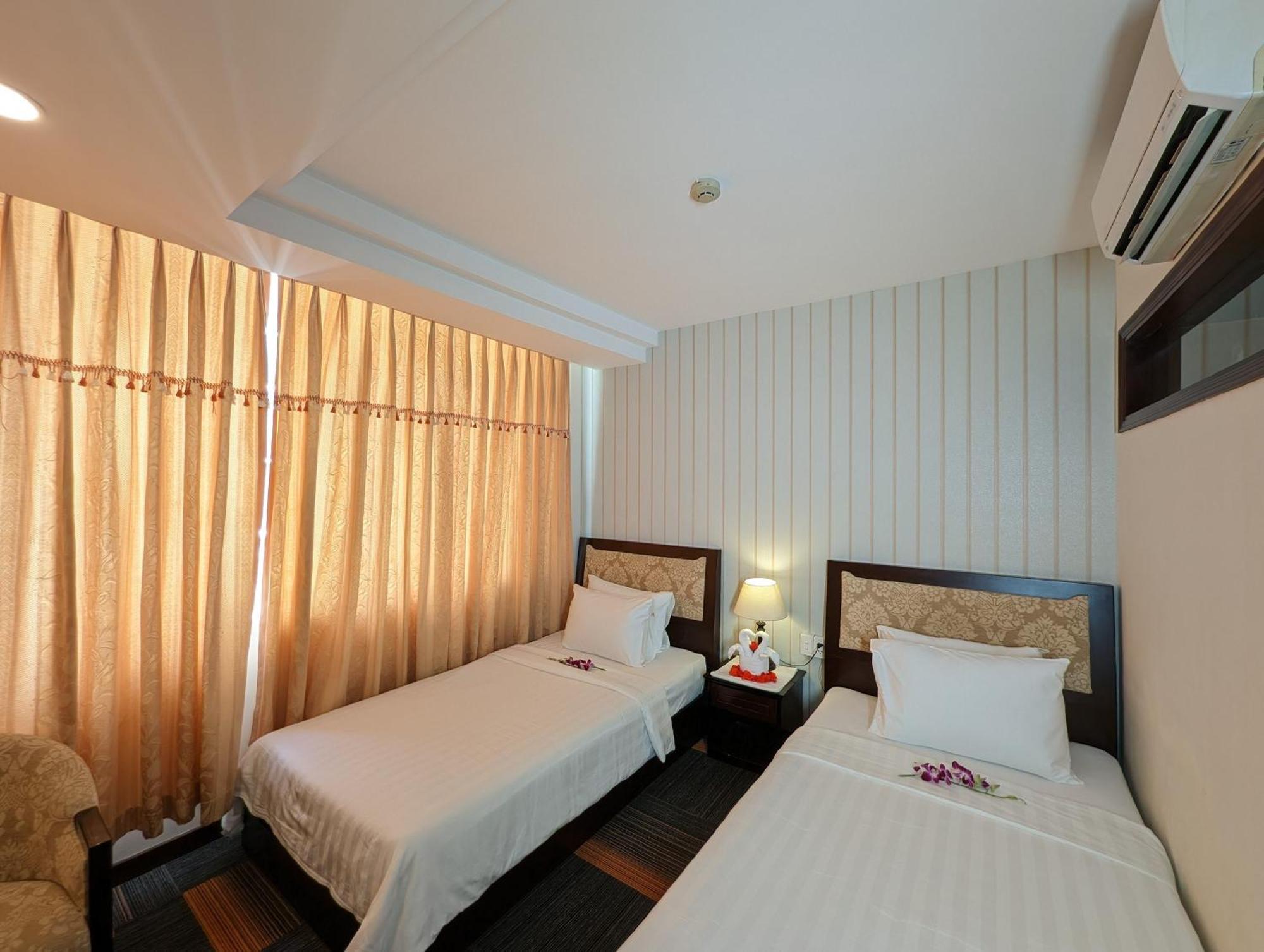 Dong Kinh Hotel Ho Chi Minh City Exterior photo