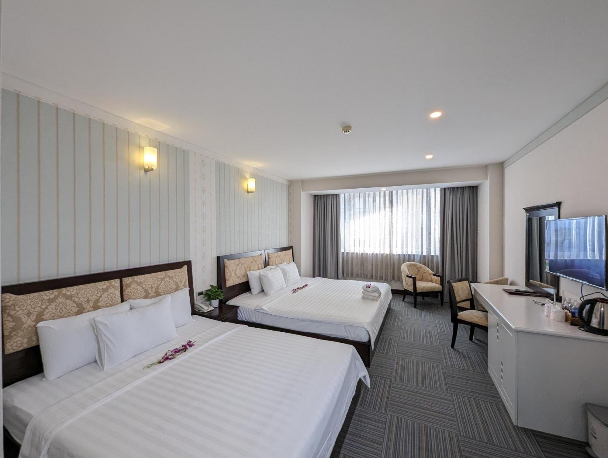 Dong Kinh Hotel Ho Chi Minh City Exterior photo