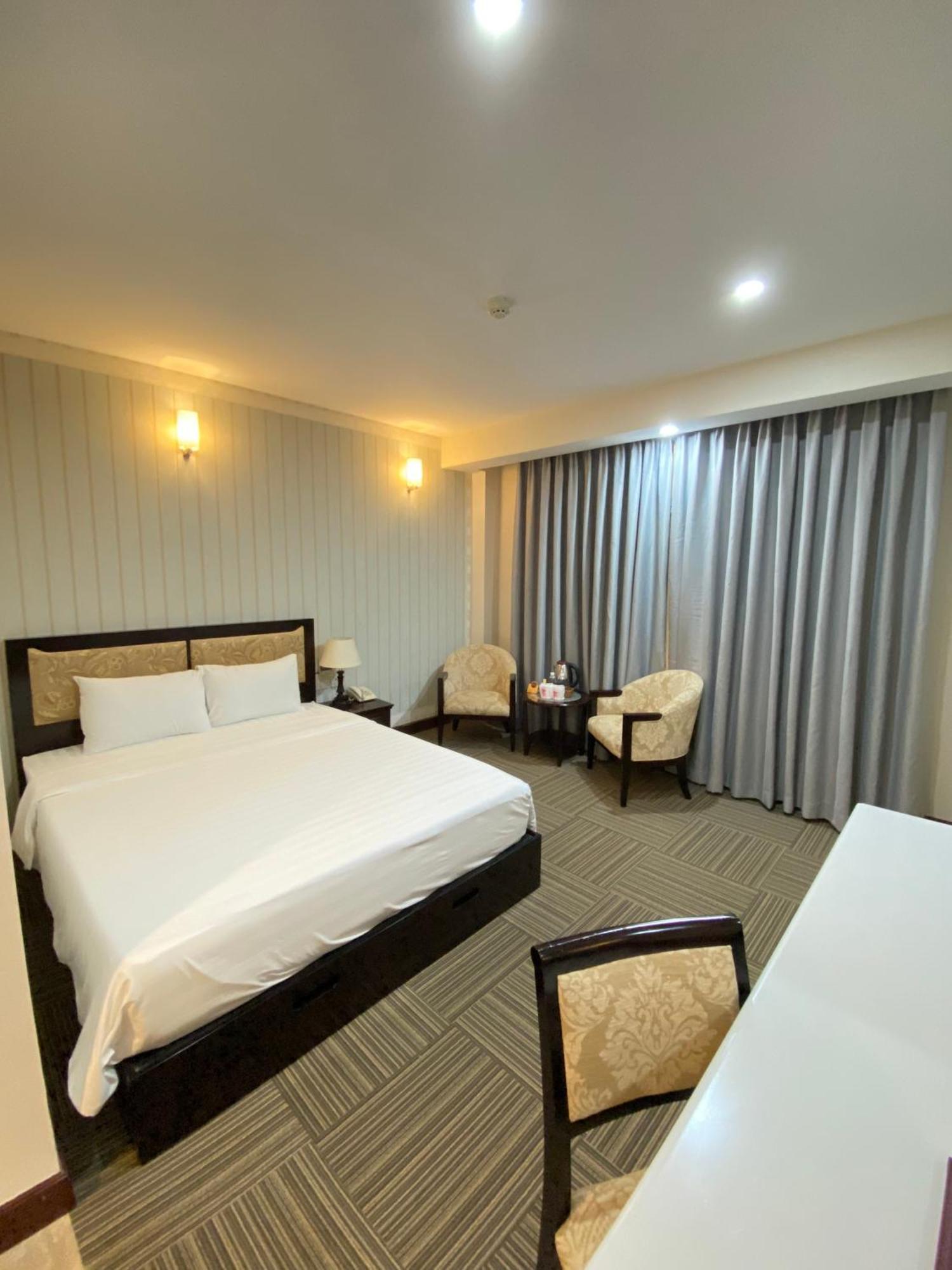 Dong Kinh Hotel Ho Chi Minh City Exterior photo