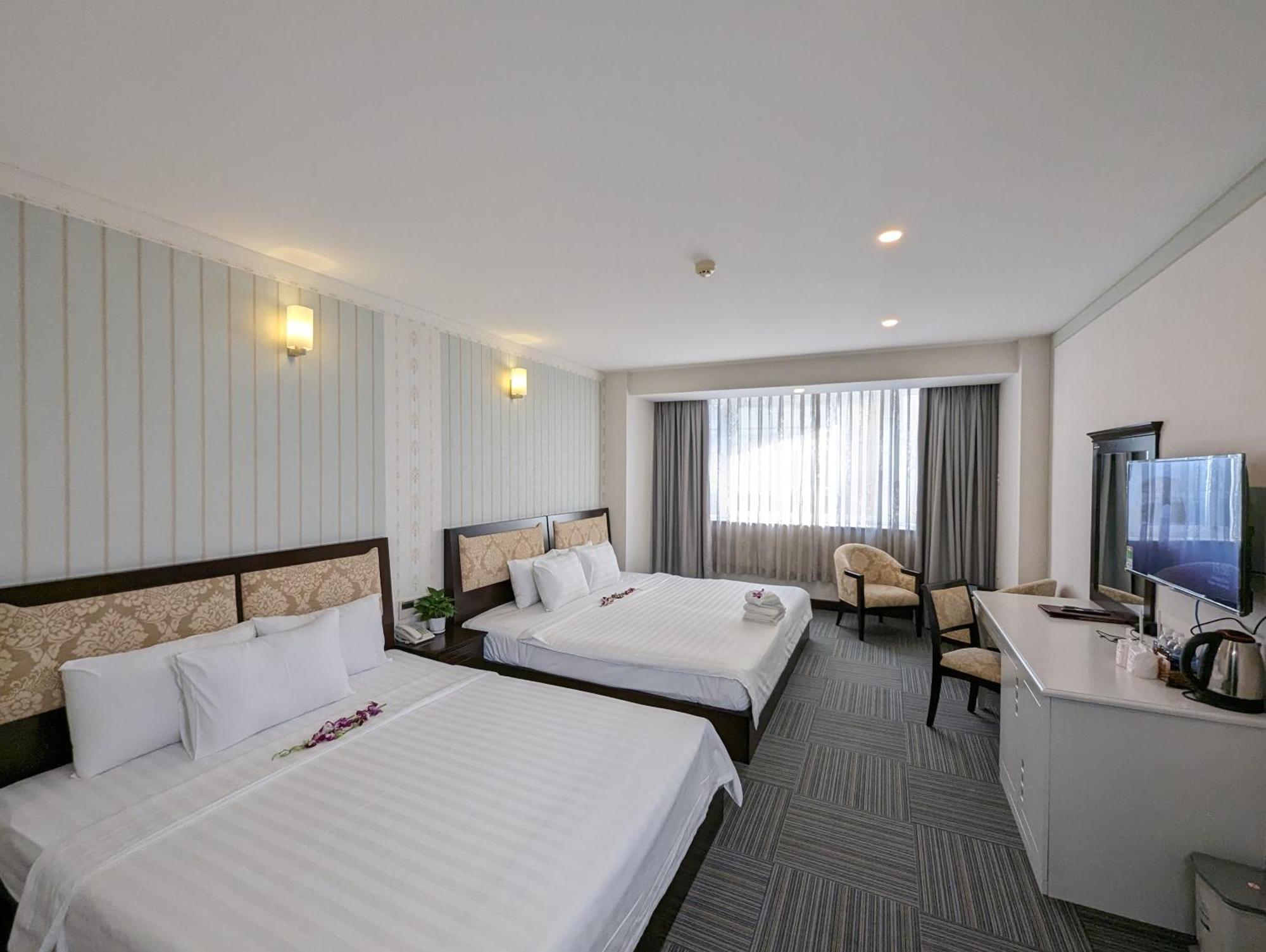 Dong Kinh Hotel Ho Chi Minh City Exterior photo