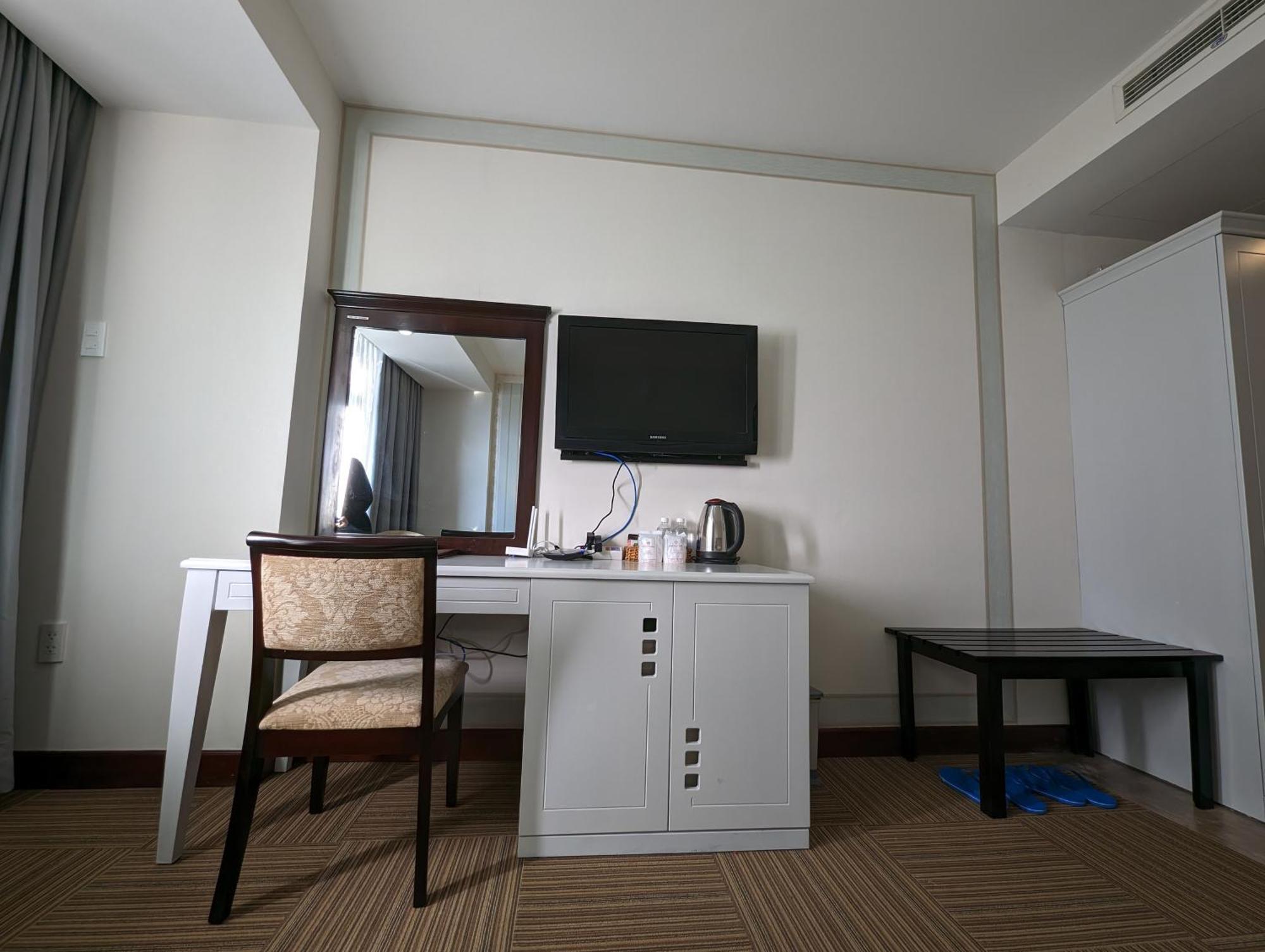 Dong Kinh Hotel Ho Chi Minh City Exterior photo