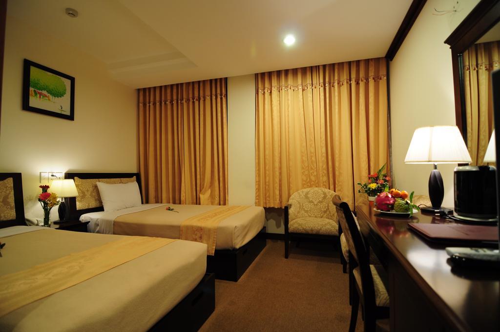 Dong Kinh Hotel Ho Chi Minh City Exterior photo